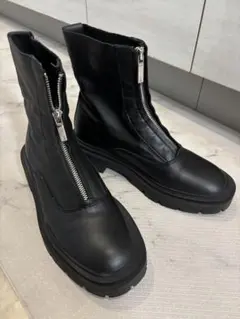 Zara ショートブーツ　フロントジップ　レザー