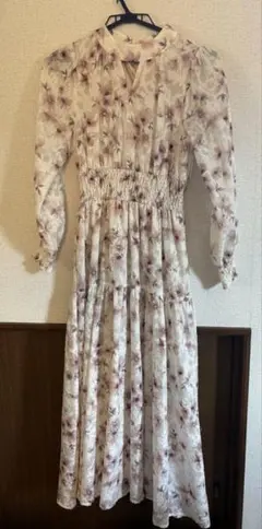 ノエラ　花柄ロングワンピース 長袖　裏地あり