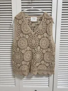 mizuiroind MIDIUMISOLID かぎ針編風ベスト