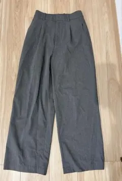 ユニクロ ★ タックワイドパンツ グレーSサイズ