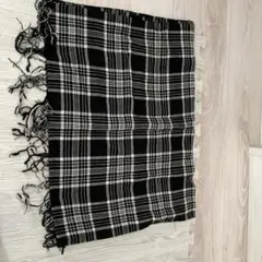 黒と白のチェック柄 授乳ケープ