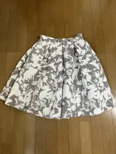花柄フレアスカート