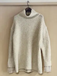 La Totalité アイボリー タートルネックニット