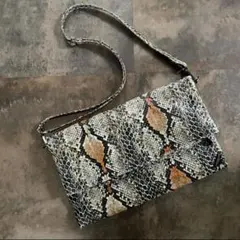 パイソン(ヘビ柄)ショルダーバッグ