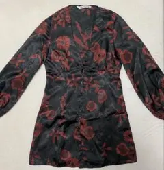 ZARA 花柄サテンブラウスのサムネイル