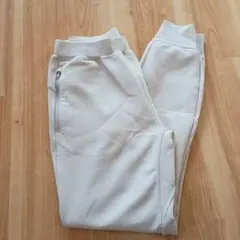 ユニクロ　ドライスウェットパンツ　160センチ　アイボリー