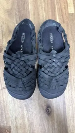KEEN HYKE ブラック サンダル　新品未使用22.5cmのサムネイル