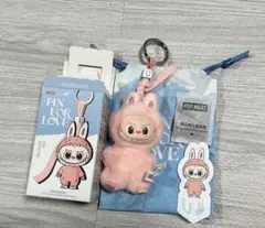 ラブブ PIN FOR LOVE ぬいぐるみペンダント『U』