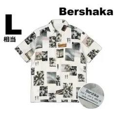 Bershka 総柄半袖シャツ フォトプリント リゾート柄 白系のサムネイル