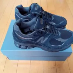 New Balance トリプルブラック スニーカー U2002RBL