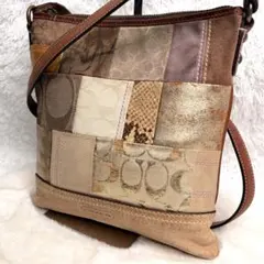 COACH シグネチャー パッチワーク スエード レザー クロスボディショルダー