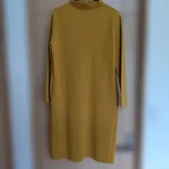 マスタード タートルネックニット ワンピース