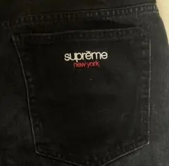 Supreme デニムパンツ 黒 星型刺繍 スター刺繍 - メルカリ