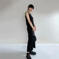 【美品】UNIQLO 3Dノースリーブセーター ブラック