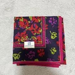 GIVENCHY 花柄ハンカチ