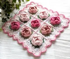 立体花かぎ針編みマルチカバー グラニースクエア　モチーフ編み