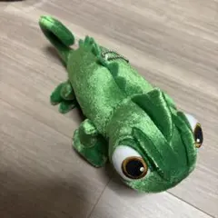 パスカル 肩のせぬいぐるみラプンツェル ディズニー