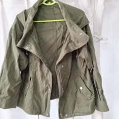 最終値下げ　カーキ色フード付きジャケット