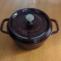 STAUB LA COCOTTE ワインレッド　両手鍋　22センチ