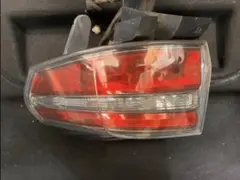 アウディ Audi A4 8W アバント B9 RH 右 運転席側 テールライト アウディ Audi A4 8W アバント B9 RH 右 運転席側 テールライト - メルカリ