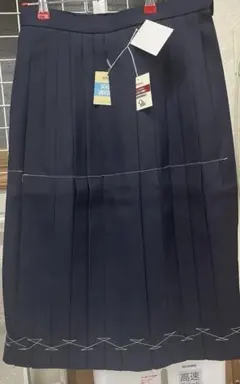新品 NIKKE 冬用スクールスカート 60×63 紺 学生服 箱28ヒダ