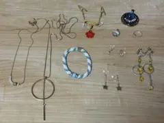 ネックレス、イヤリング、ブレスレット、リング、トップ等　10点まとめ売り