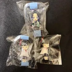 座る鬼滅の刃　フィギュア　栗花落カナヲ　胡蝶しのぶ