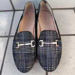 あしながおじさん　フラットシューズ 黒白チェック柄 ゴールド金具