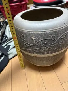 摩訶不思議なアンティーク調古代遺跡のデザイン植木鉢/蓋物 幾何学的な刻紋 穴有り 摩訶不思議なアンティーク調古代遺跡のデザイン植木鉢/蓋物 幾何学的な