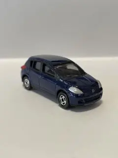 トミカ 日産 ティーダ ブリリアントシルバー カラーサンプル 非売品
