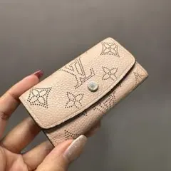 ルイヴィトン マヒナ モノグラム キーケース ミュルティクレ4 ピンク