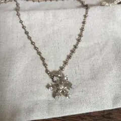 雪の結晶モチーフ シルバーネックレス