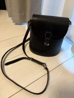 courreges ブラックレザーショルダーバッグのサムネイル