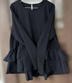 裾フリル Tシャツ