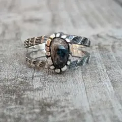 ハンドメイドの糸魚川翡翠リング　コン沢　オールハンドメイド ハンドメイドの糸魚川翡翠リング コン沢 オールハンドメイド - メルカリ
