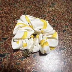 バナナ柄 シルク風シュシュ