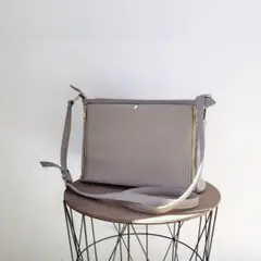 A4痛バ　回転式痛バッグ タグ付き新品未使用　グレージュ　クルア　REARARE