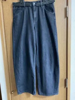 ユニクロ　UNIQLO バギーカーブジーンズ　30 美品　男女兼用