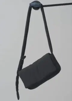 【Lui's】パッファーナイロンスクエアフラップショルダーバッグ