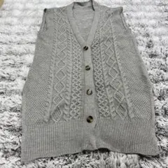 グレー ケーブルニット ノースリーブベスト