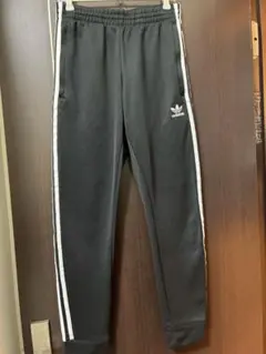 アディダス adidas トラックパンツ　Sサイズ