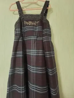 axes femmeワインレッドのチェック柄ワンピース