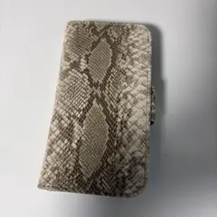 iPhone14 合皮のパイソン柄になります