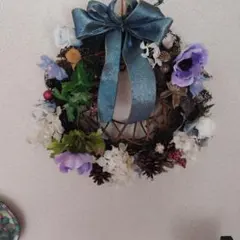 紫色の花のリース