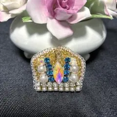 【SALE】ビーズ刺繍ブローチ☆王冠☆ハンドメイドアクセサリー