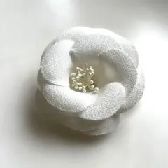 ホワイトフラワーブローチ　コサージュ　入学式