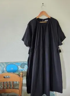 PUAL CE CIN 黒のタッセル付きひざ丈ワンピースのサムネイル