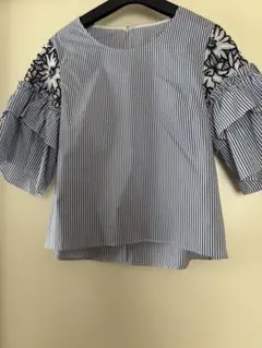 美品　FIGNO 青白ストライプ フリル刺繍五分袖トップス アンレクレ