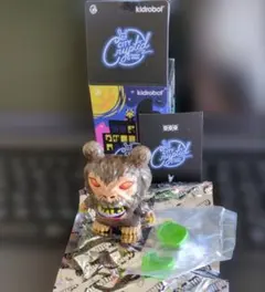 開封済み　キッドロボット　ダニー　チュパカブラ　茶