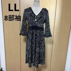 LL フリルの可愛い　8部袖　ワンピ